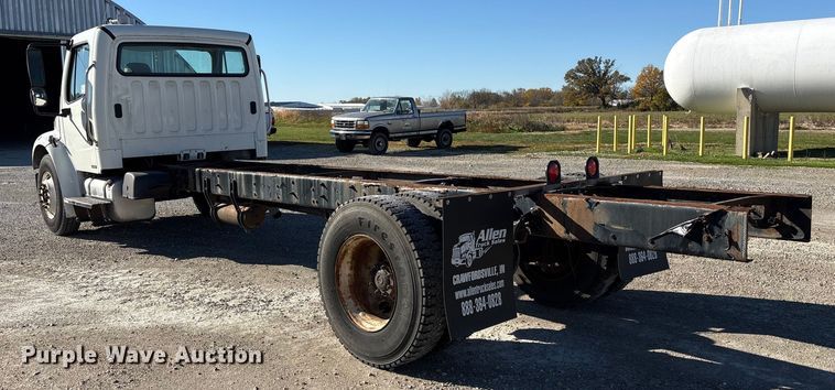 image for item FK1017 2005 Freightliner M2 106 truck cab and chassis