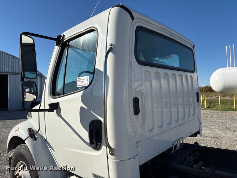 image for item FK1017 2005 Freightliner M2 106 truck cab and chassis
