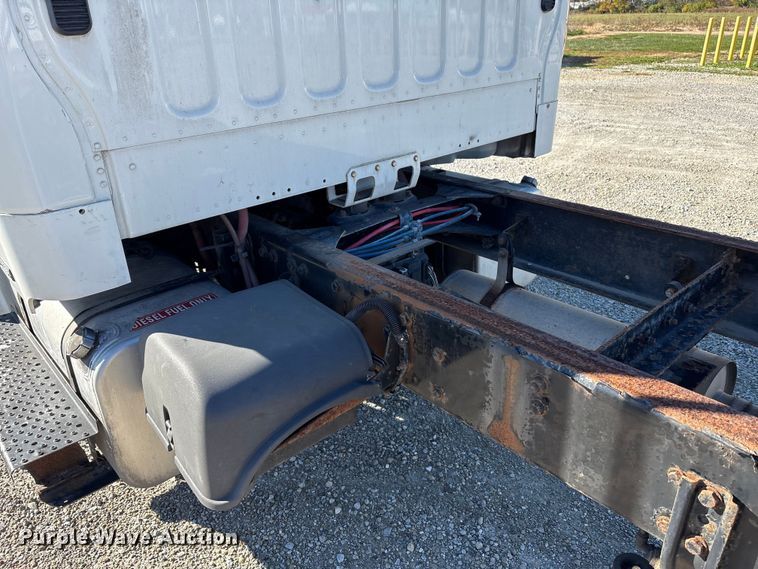 image for item FK1017 2005 Freightliner M2 106 truck cab and chassis