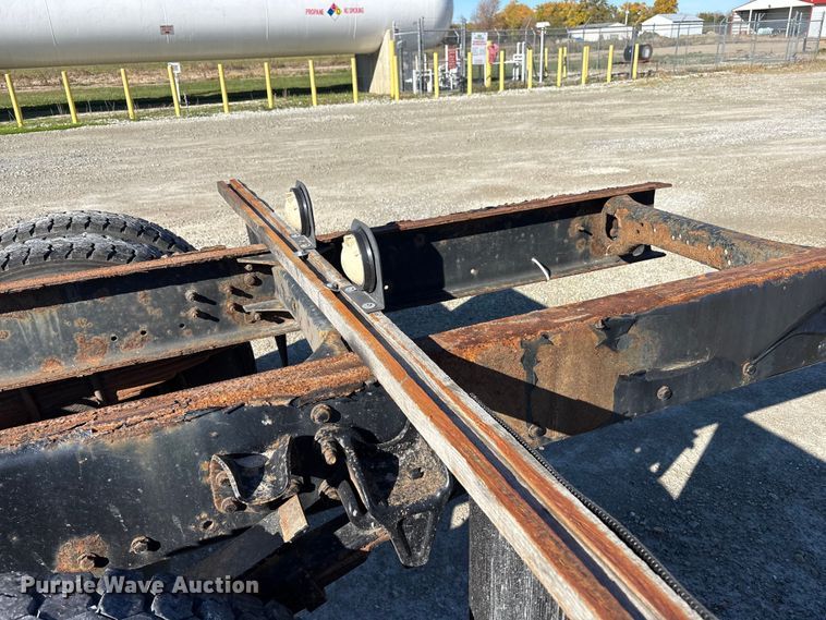 image for item FK1017 2005 Freightliner M2 106 truck cab and chassis