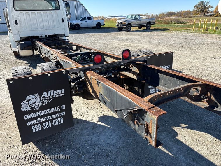 image for item FK1017 2005 Freightliner M2 106 truck cab and chassis