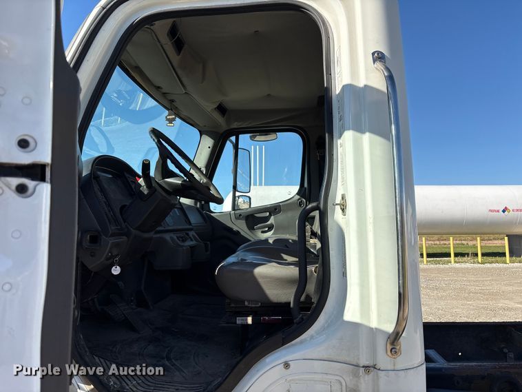 image for item FK1017 2005 Freightliner M2 106 truck cab and chassis