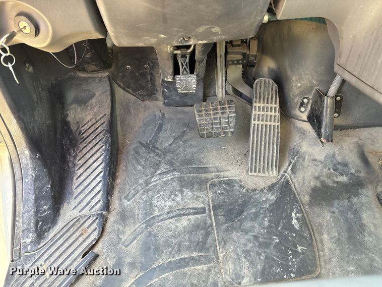 image for item FK1017 2005 Freightliner M2 106 truck cab and chassis