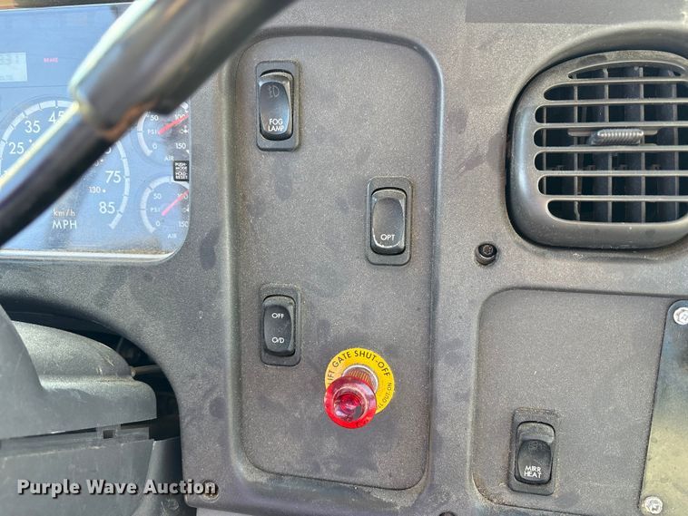 image for item FK1017 2005 Freightliner M2 106 truck cab and chassis