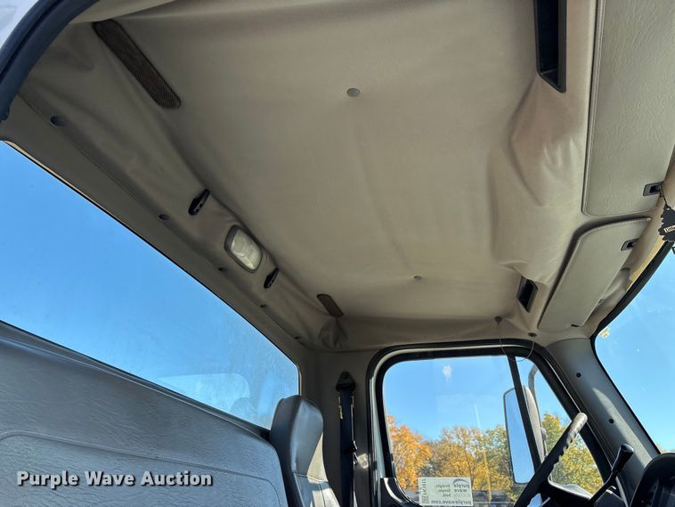 image for item FK1017 2005 Freightliner M2 106 truck cab and chassis