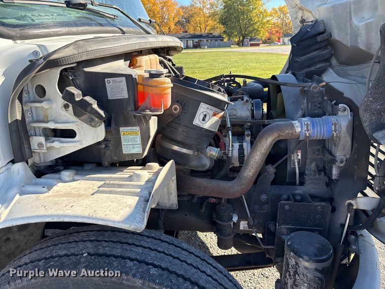 image for item FK1017 2005 Freightliner M2 106 truck cab and chassis