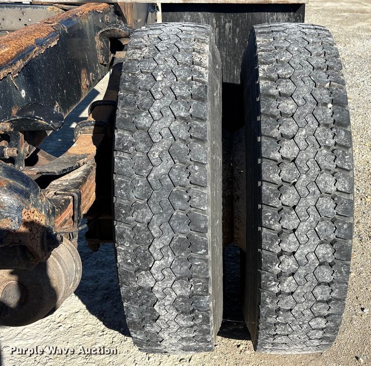 image for item FK1017 2005 Freightliner M2 106 truck cab and chassis