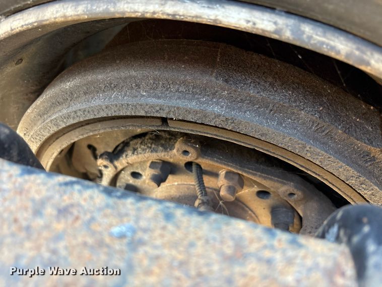 image for item FK1017 2005 Freightliner M2 106 truck cab and chassis