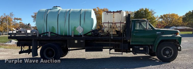 image for item FK1018 1988 Ford F700 flatbed truck