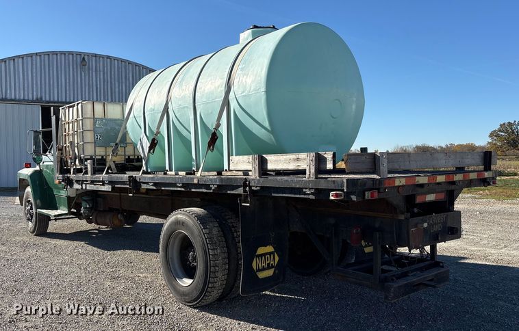 image for item FK1018 1988 Ford F700 flatbed truck