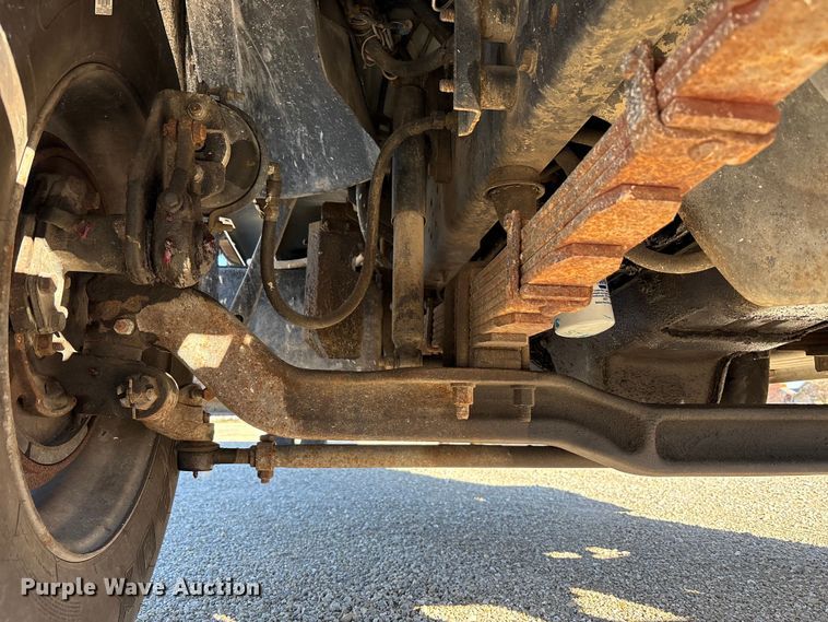 image for item FK1018 1988 Ford F700 flatbed truck