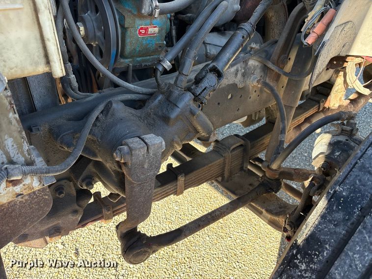 image for item FK1018 1988 Ford F700 flatbed truck