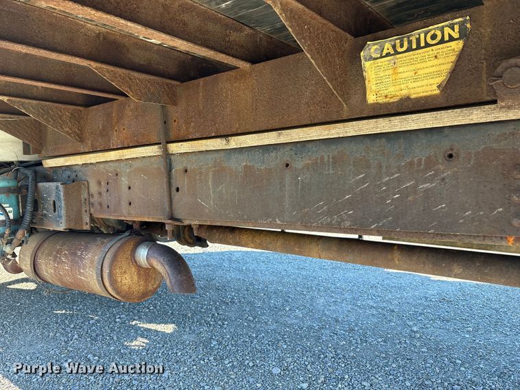 image for item FK1018 1988 Ford F700 flatbed truck