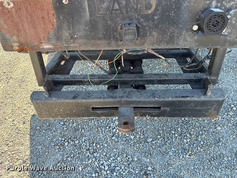 image for item FK1018 1988 Ford F700 flatbed truck