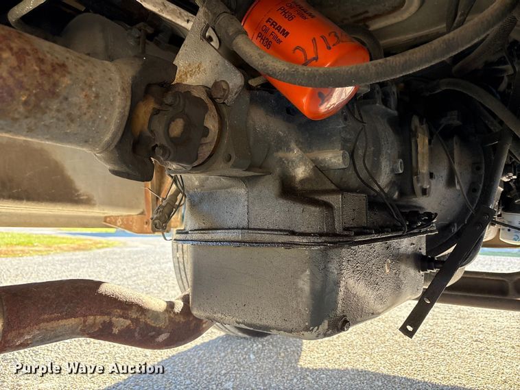 image for item FK1018 1988 Ford F700 flatbed truck