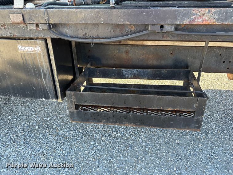 image for item FK1018 1988 Ford F700 flatbed truck