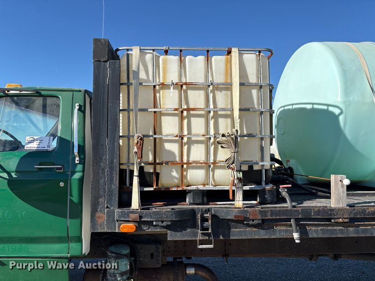 image for item FK1018 1988 Ford F700 flatbed truck