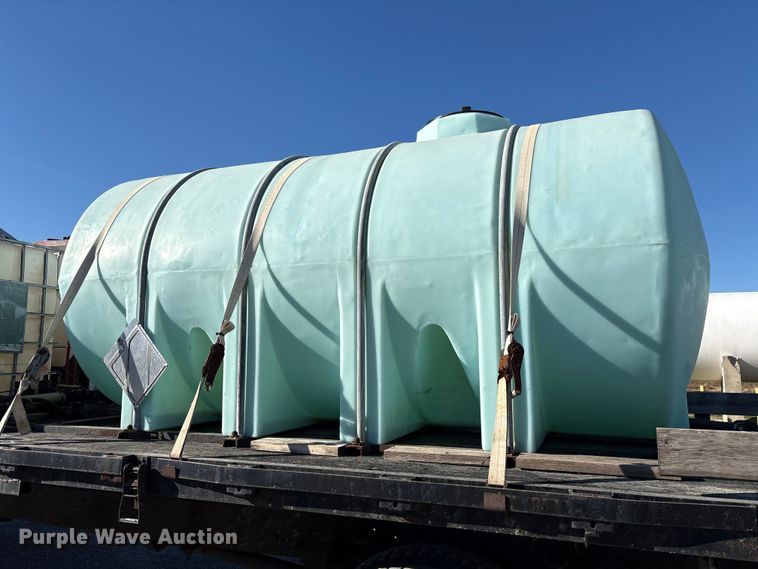 image for item FK1018 1988 Ford F700 flatbed truck