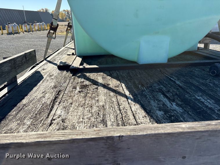 image for item FK1018 1988 Ford F700 flatbed truck