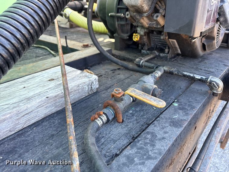 image for item FK1018 1988 Ford F700 flatbed truck