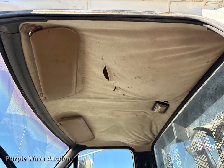 image for item FK1018 1988 Ford F700 flatbed truck