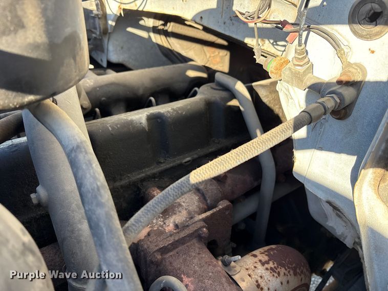 image for item FK1018 1988 Ford F700 flatbed truck