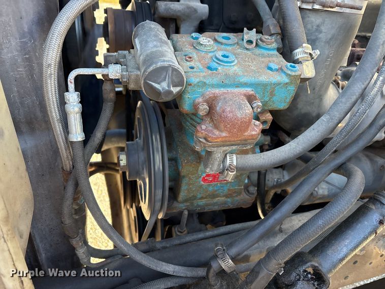 image for item FK1018 1988 Ford F700 flatbed truck