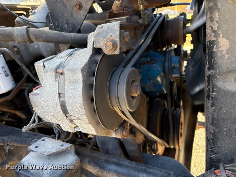 image for item FK1018 1988 Ford F700 flatbed truck