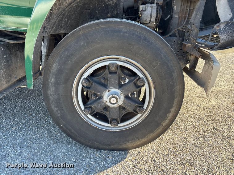 image for item FK1018 1988 Ford F700 flatbed truck