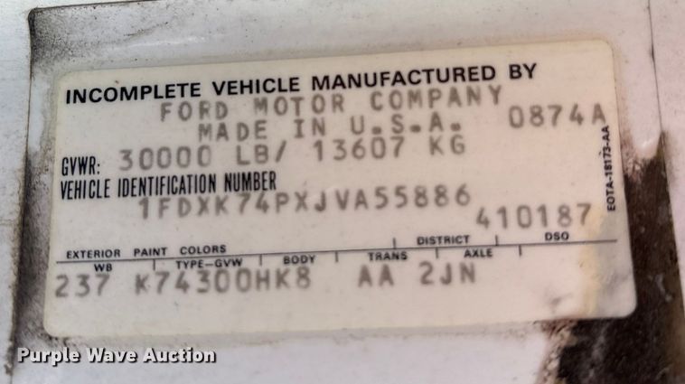 image for item FK1018 1988 Ford F700 flatbed truck