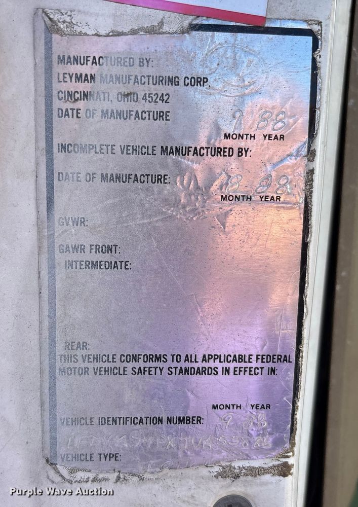 image for item FK1018 1988 Ford F700 flatbed truck