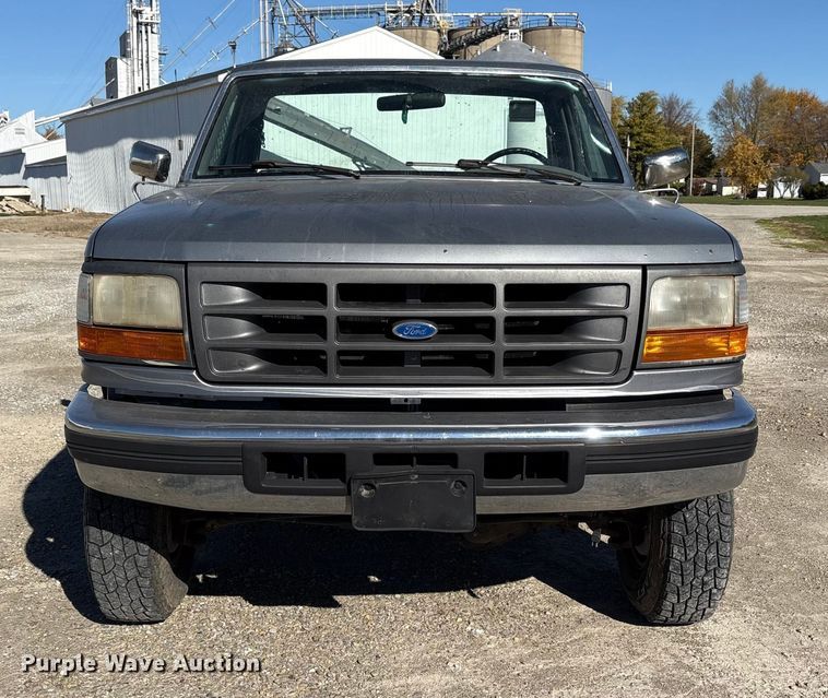 image for item FK1019 1997 Ford F350 XL pickup truck