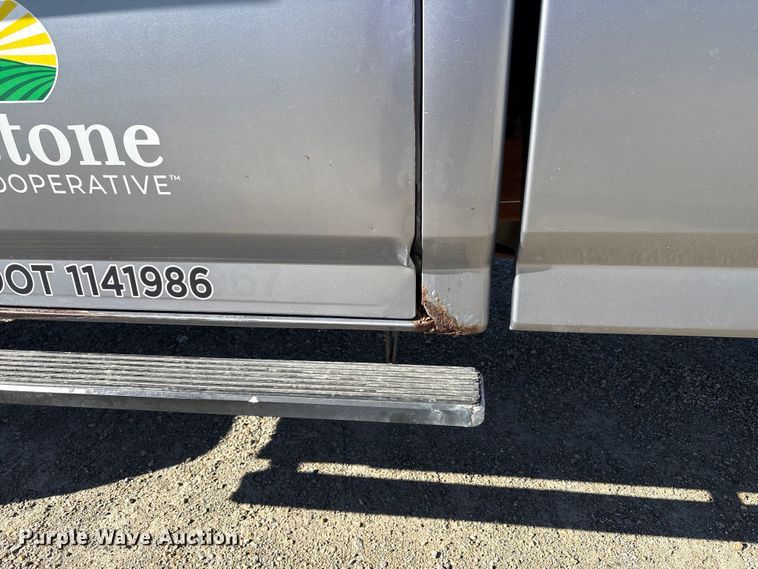 image for item FK1019 1997 Ford F350 XL pickup truck