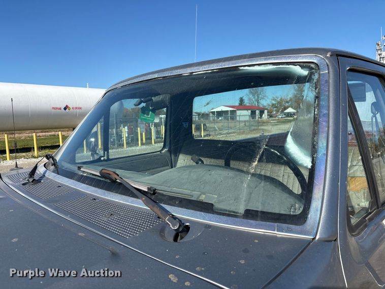 image for item FK1019 1997 Ford F350 XL pickup truck