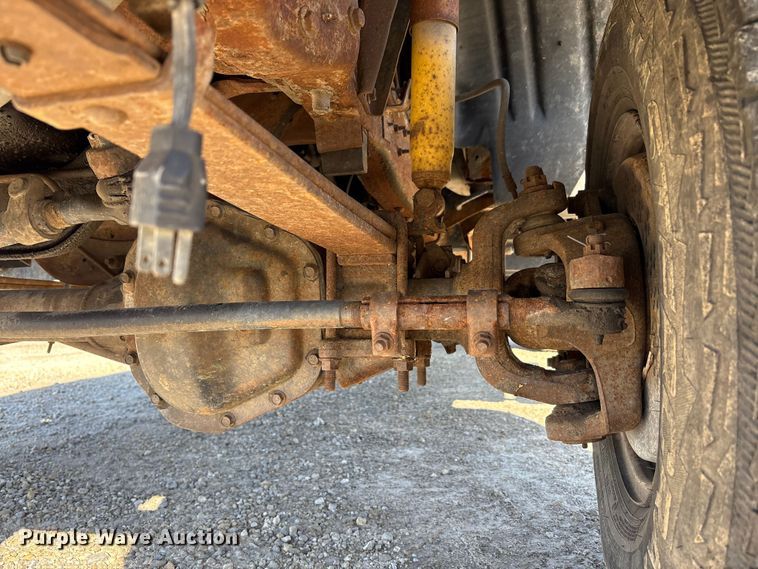 image for item FK1019 1997 Ford F350 XL pickup truck