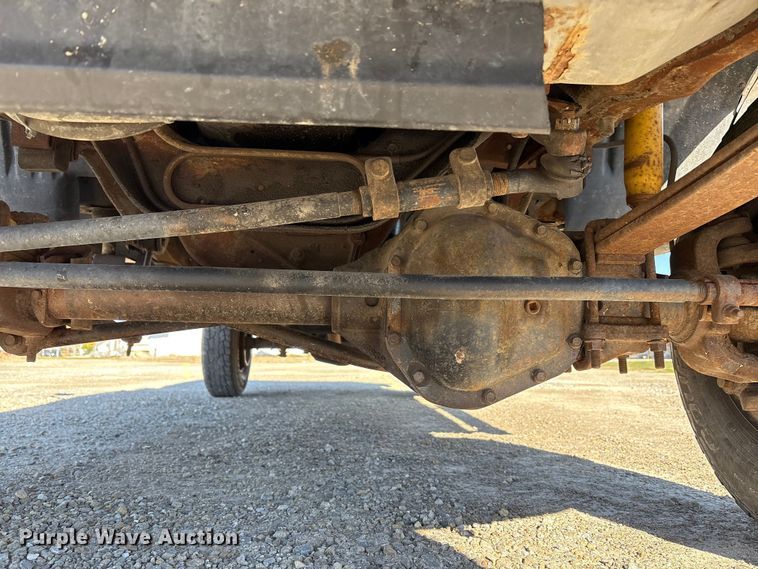 image for item FK1019 1997 Ford F350 XL pickup truck