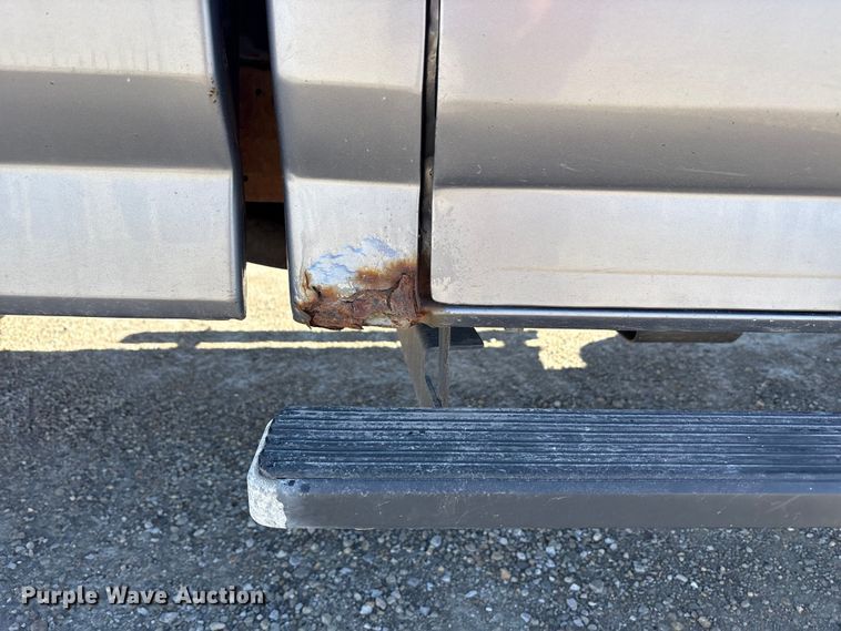 image for item FK1019 1997 Ford F350 XL pickup truck