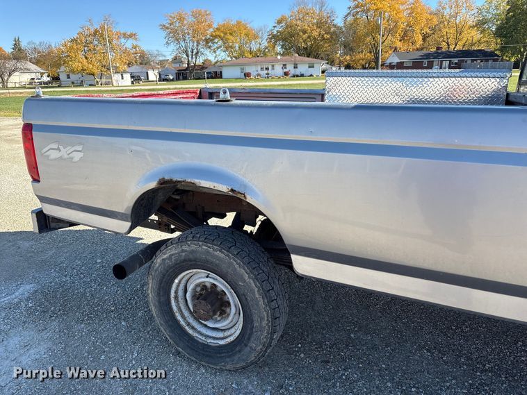 image for item FK1019 1997 Ford F350 XL pickup truck