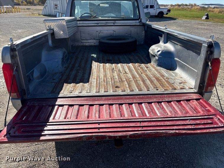 image for item FK1019 1997 Ford F350 XL pickup truck