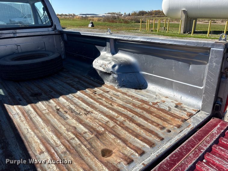 image for item FK1019 1997 Ford F350 XL pickup truck