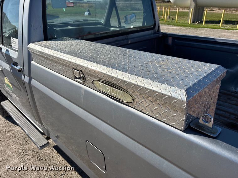 image for item FK1019 1997 Ford F350 XL pickup truck