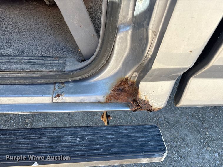 image for item FK1019 1997 Ford F350 XL pickup truck