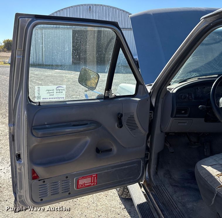 image for item FK1019 1997 Ford F350 XL pickup truck