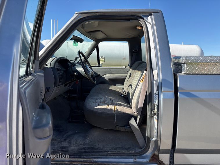 image for item FK1019 1997 Ford F350 XL pickup truck