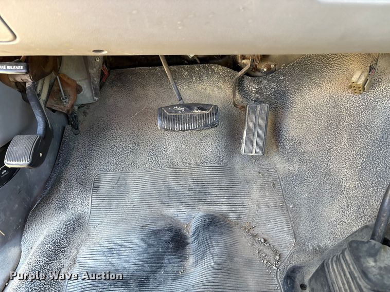 image for item FK1019 1997 Ford F350 XL pickup truck