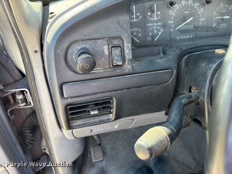 image for item FK1019 1997 Ford F350 XL pickup truck