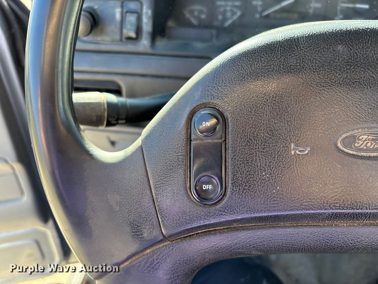 image for item FK1019 1997 Ford F350 XL pickup truck