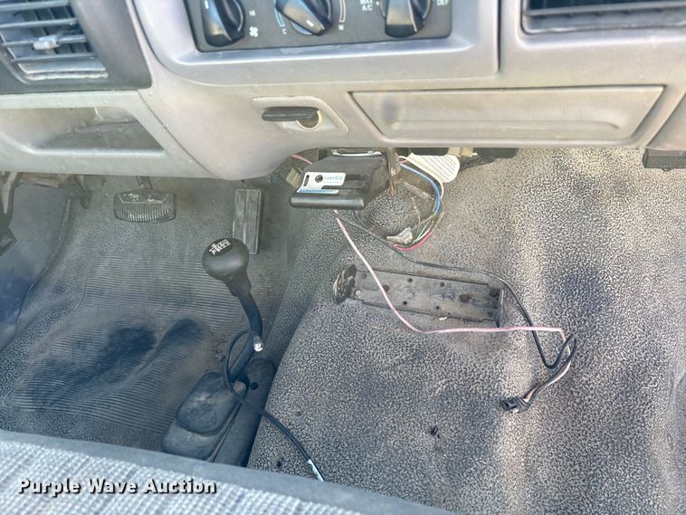 image for item FK1019 1997 Ford F350 XL pickup truck