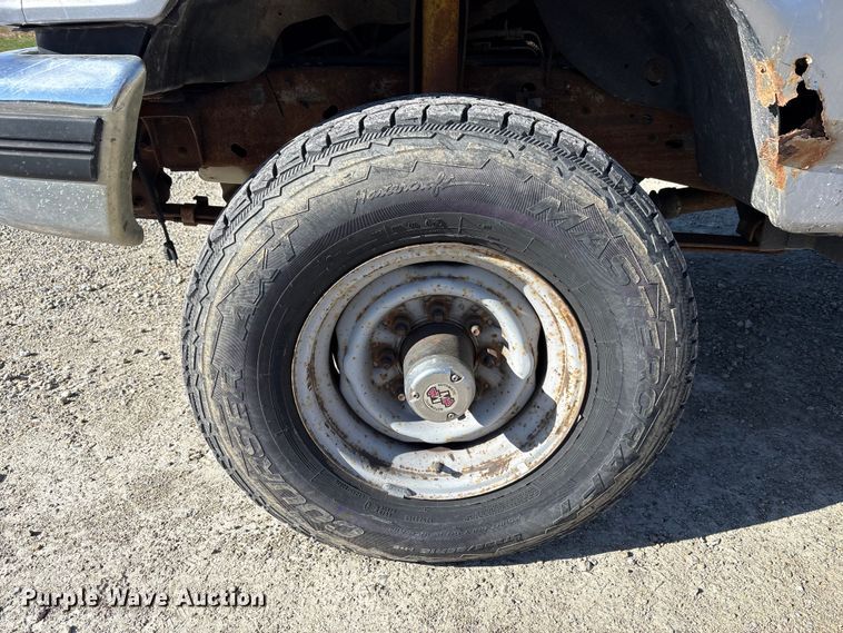 image for item FK1019 1997 Ford F350 XL pickup truck