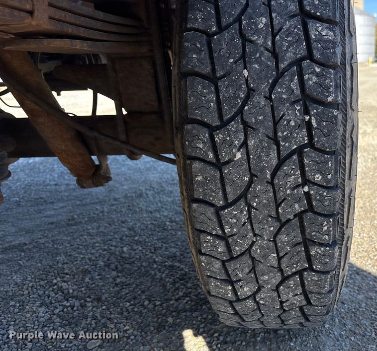 image for item FK1019 1997 Ford F350 XL pickup truck